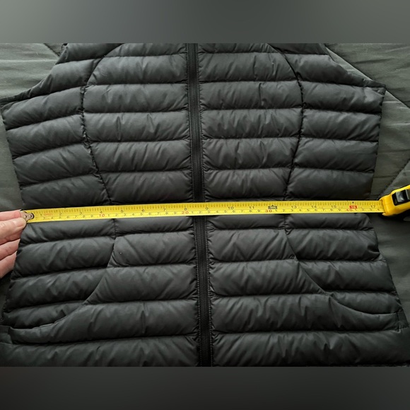 Lululemon Pack it down vest 8 - Picture 12 of 12